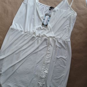 Boohoo white dress NWT SIZE 18
